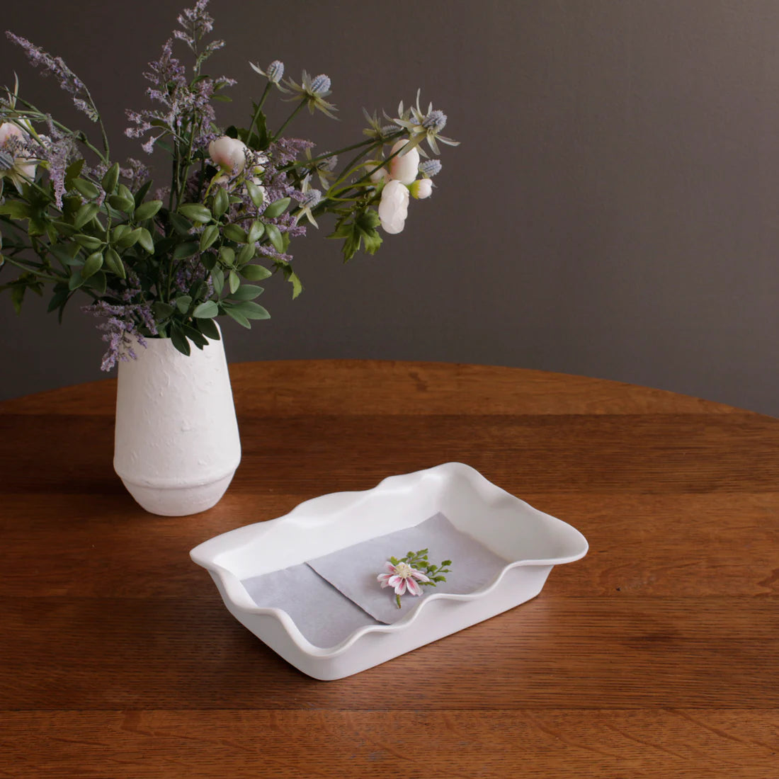 Vida Nube Guest Towel Holder-White