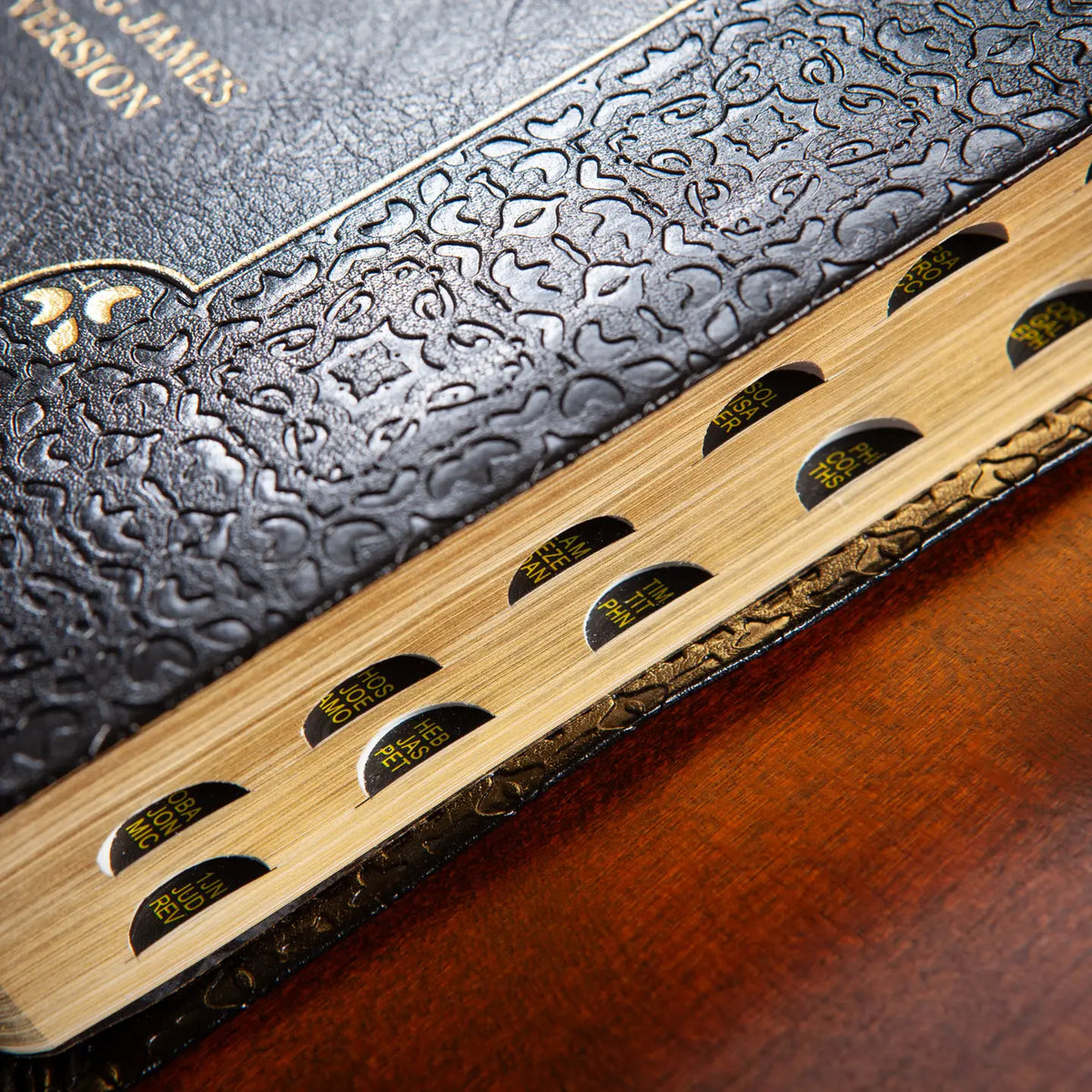 KJV Bible - Giant Print-Obsidian