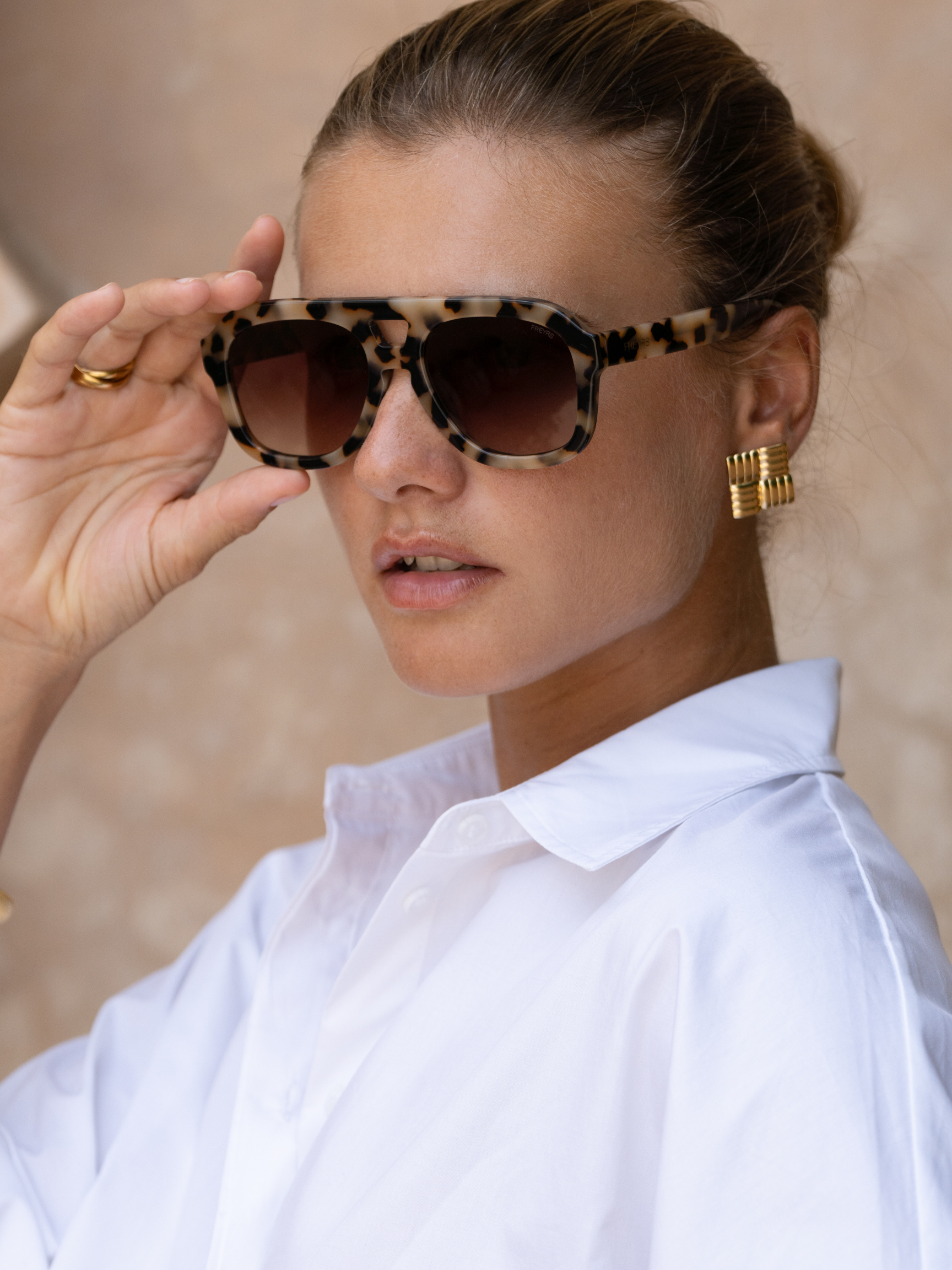 Voyager Acetate Oversized Aviator Sunglasses  : Milky Tortoise