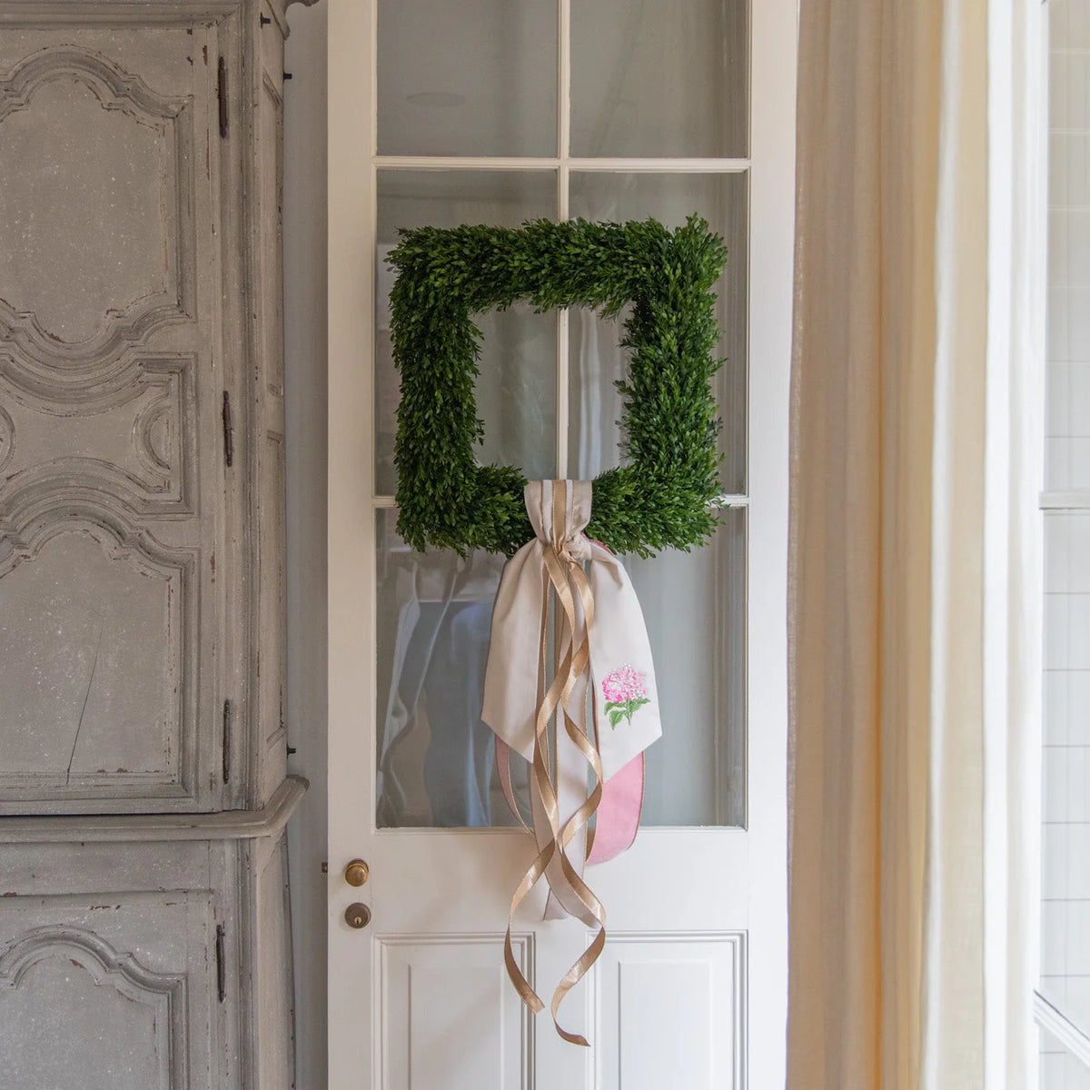 Square Boxwood Wreath - 24"