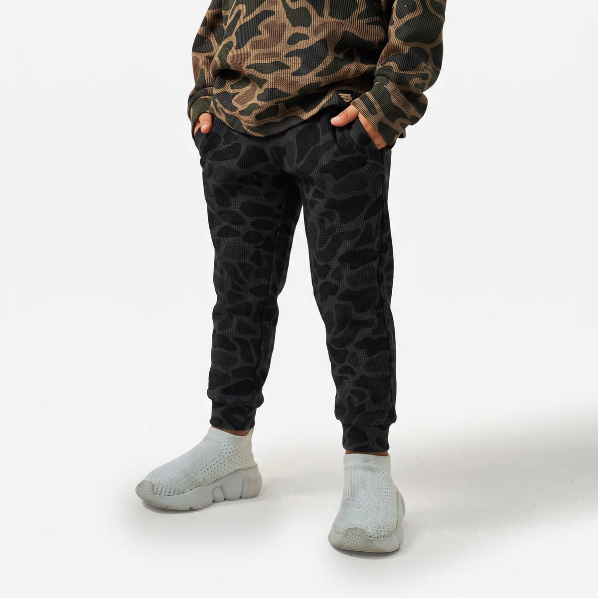 Youth Thermal Jogger-Black Camo