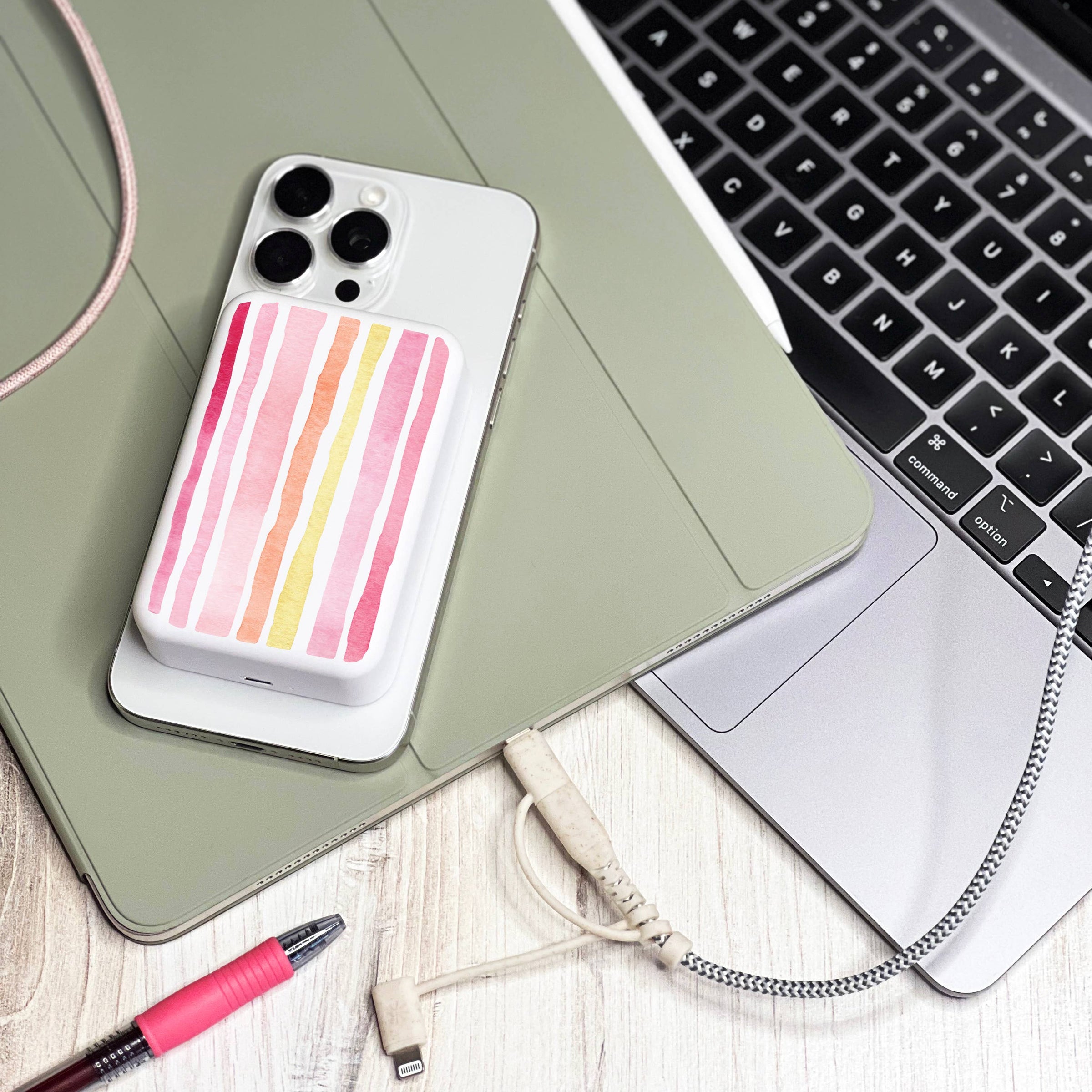 Piggy Back Power Magnetic Battery: Pink Pattern