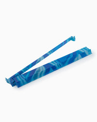 Blue and white patterned mahjong pusher on a white background