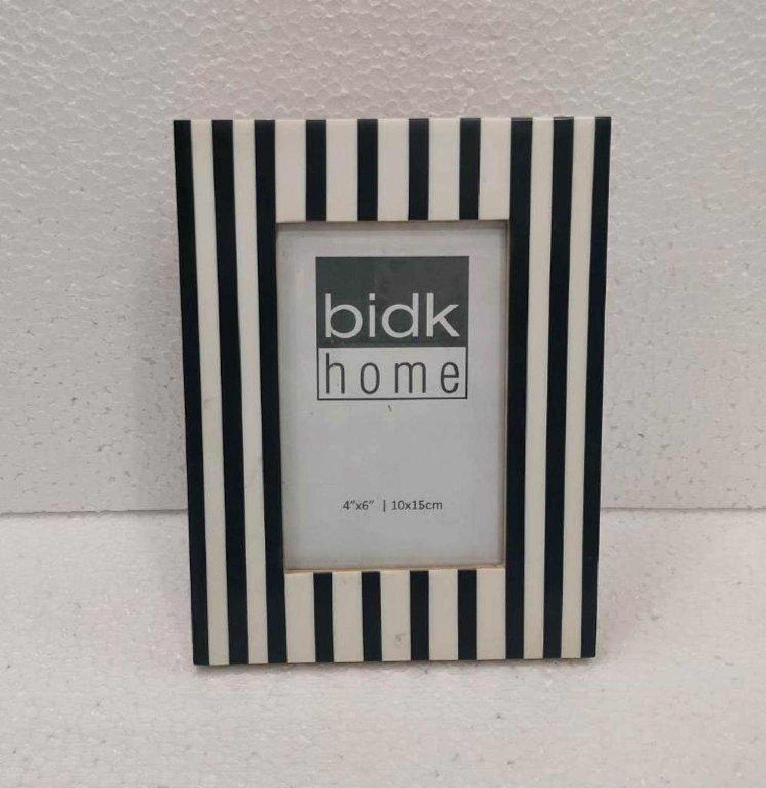 4"X6” Resin Frame Black and White Stripes