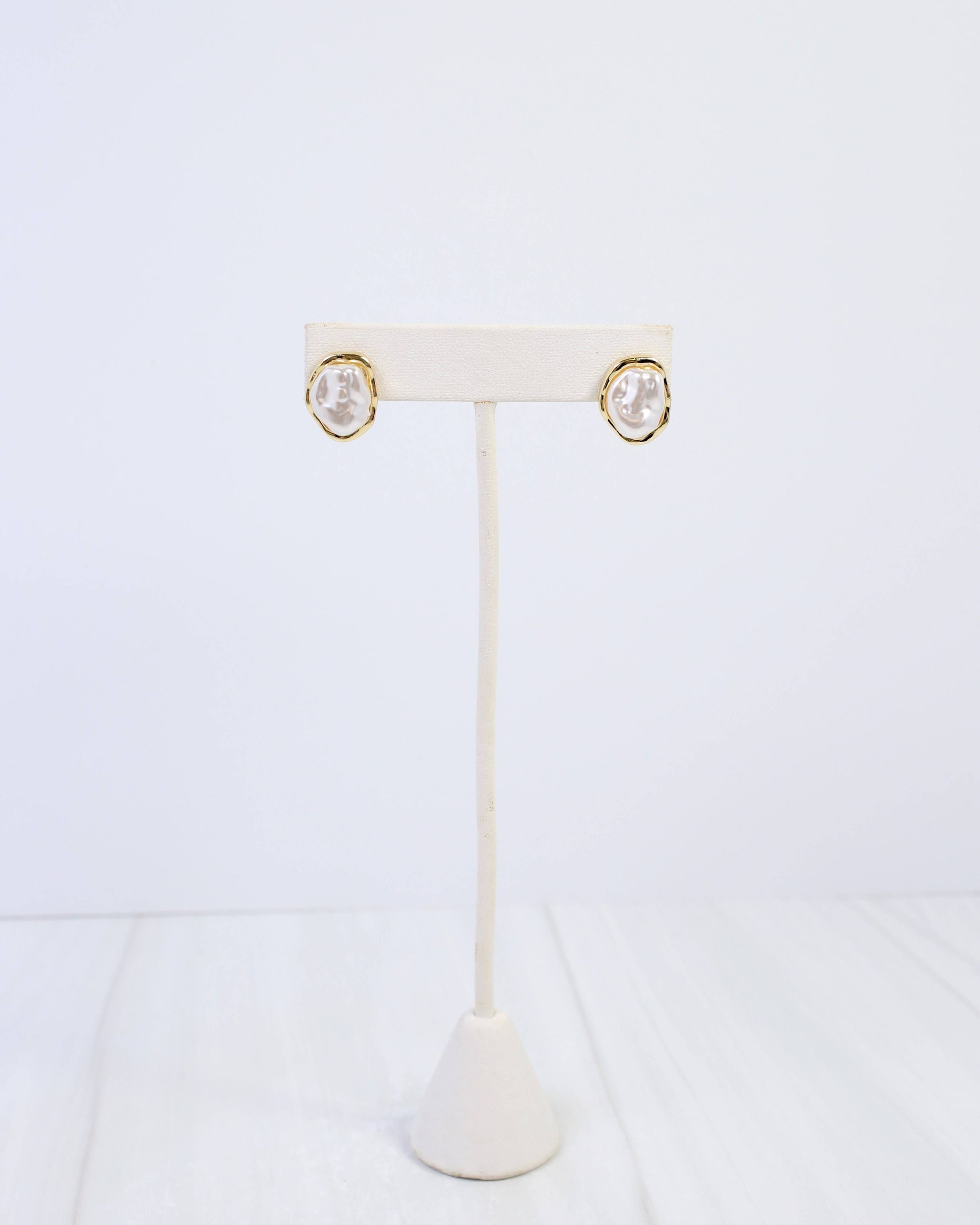 East Aurora Pearl Stud Earring Cream