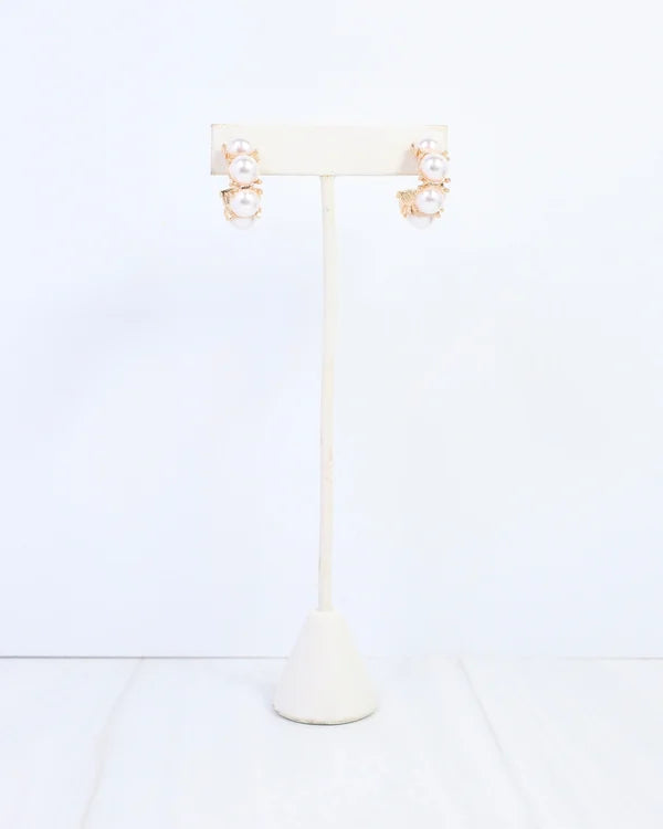 Cleo Pearl Small Hoop Earring Cream